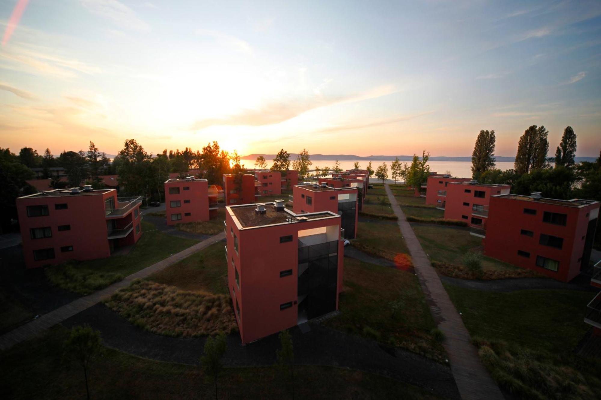 Bavaria Club Apartman Balatonlelle Eksteriør bilde