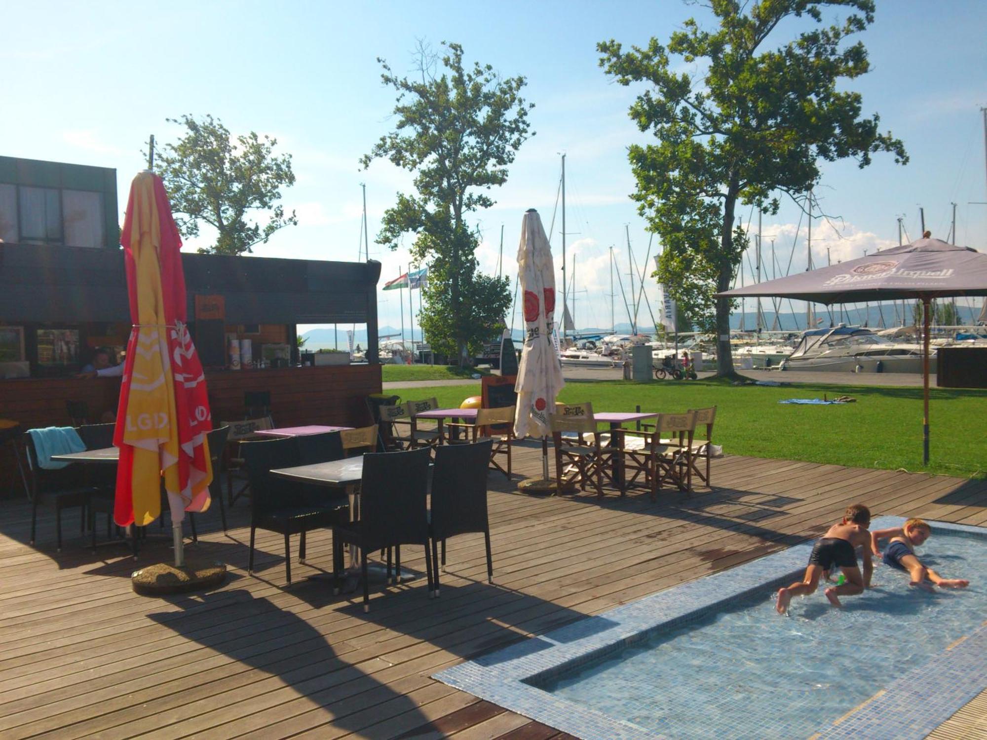 Bavaria Club Apartman Balatonlelle Eksteriør bilde