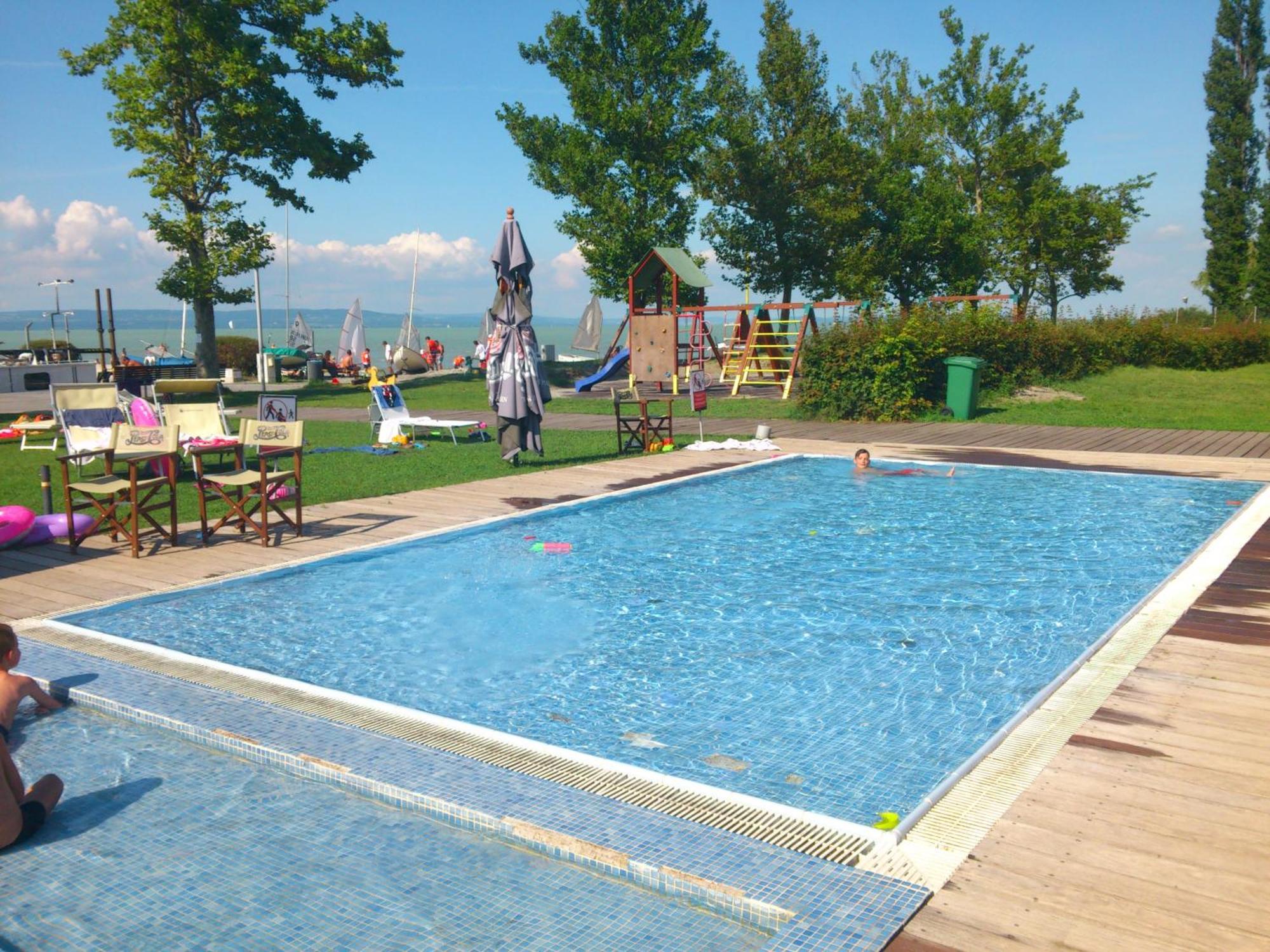 Bavaria Club Apartman Balatonlelle Eksteriør bilde